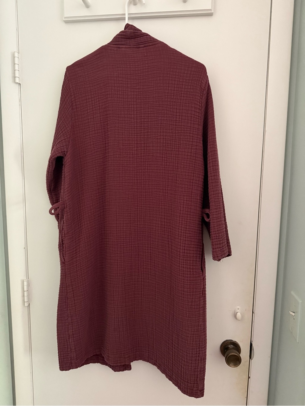 EUC Parachute Cloud Cotton Robe in Burgundy - Picture 2 of 3